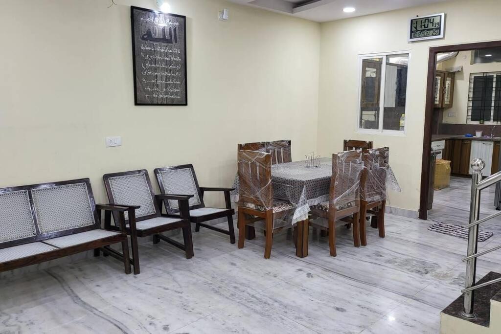 Paramount Cozy Villa Hyderabad Bagian luar foto